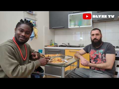 LEARNING HOW TO MAKE GREEK PASTITSIO FROM A GREEK#blyzztv #food #foodie  #GreekFood#GreekRecipes