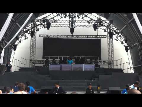 Dj Mandraks @ SpiritBlue 2010 (First Track)