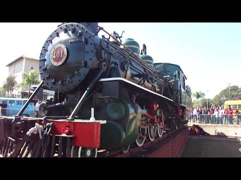 Railway turntable - Locomotiva no virador