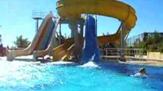 preview picture of video 'Water slide fun'