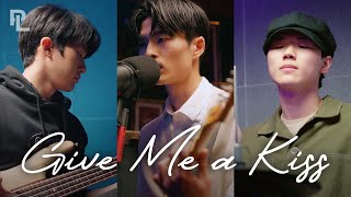 Download lagu Crash Adams - Give Me a Kiss [ Plamyth Cover ] mp3