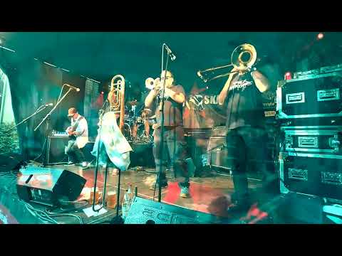 SUPERSKANK - Zur Arbeit muss ich nicht - Liveclips