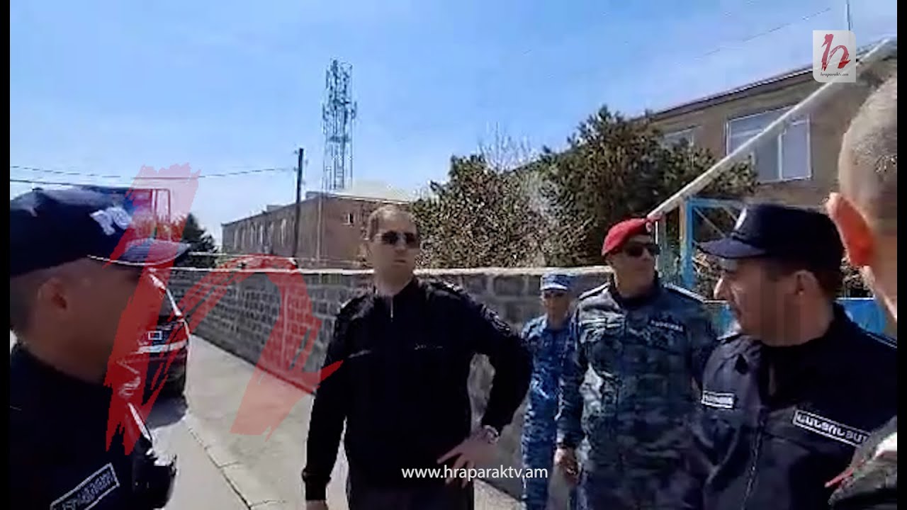 Արթուր Խուդինյանը եկել է ընտրատեղամաս. ցուցում է տալիս ոստիկաններին