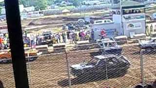 preview picture of video 'Winnebago county fair 2009 old iron Big car heat part 2 of 4'