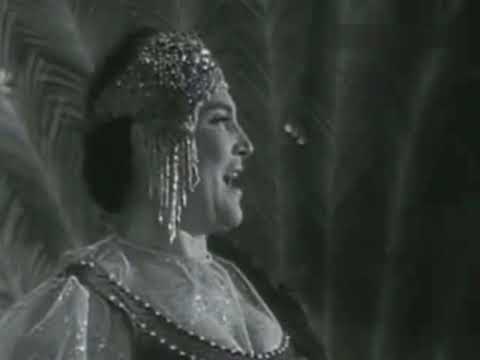 Живёт моя отрада Поёт Ольга Воронец Olga Voronets. Zhivyot Moya Otrada  Krasotka. Russian Love Song