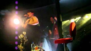 Die Happy - Everyday&#39;s weekend (acoustic) Retro Music Hall 17.4.2011