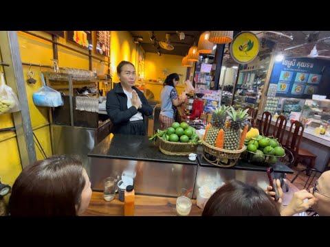 Inside an Incredible Cambodia Morning Market | Cheap Breakfast & Fresh Fruit Juice