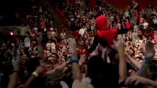 A Day To Remember - Document Speaks For Itself(Spiderman Crowdsurfs)