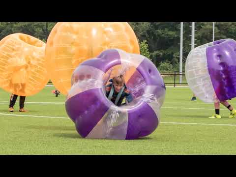 Veel fun bij Bubble-voetbal tijdens Summertour 2021