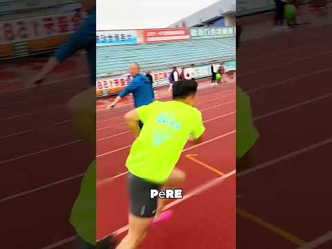 Il court plus vite que tous les autres parents 🏃🔥#shortvideo #shorts #short #viralvideo #subscribe