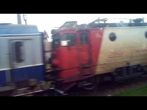 EA899 în Stația Suceava Nord cu Trenul R5432 Suceava Nord-Bacău 18.04.2021
