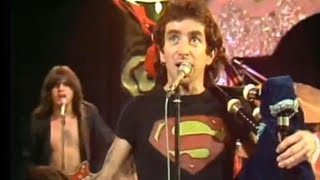 AC/DC - The story behind the bagpipes and the song, Its a long way to the top.