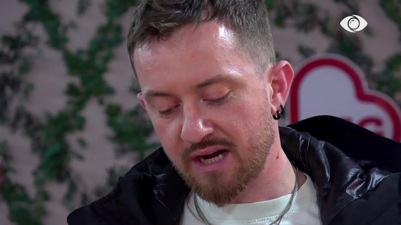 “Më mësove të dashuroj…”/ Tiri lexon letrën e tij, Krisa përlotet