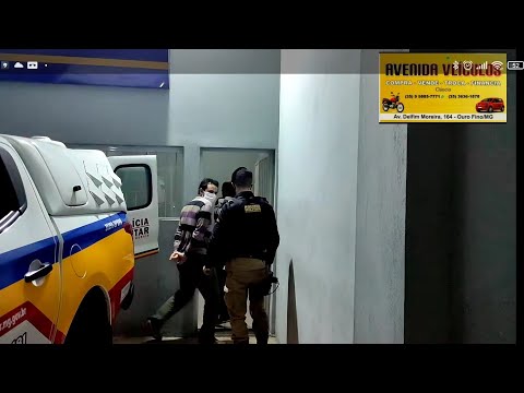 POR ORDEM DA JUSTIÇA MILITARES PRENDERAM 2 HOMENS EM OURO FINO.