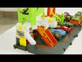 Transporto žaislų komplektas Hot Wheels City Fuel Station