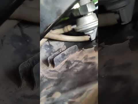 mengatasi kran bensin Vario 110 yang rusak,karena pipa isabnya keluar bensin.#motorcycle
