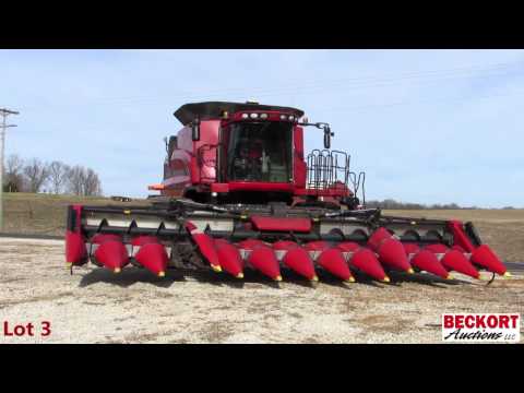Lot 3 Jones Equipment Sale - Gerringhoff Northstar 12-30 Folding Corn Head
