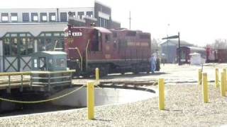 preview picture of video 'N&W No. 620 Backing off Turntable'