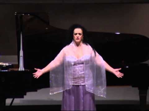Berenice Barreira - Casta Diva (ária da ópera Norma) Japão 2010
