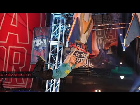 Hunter Gerard Crawls Through The American Ninja Warrior 13