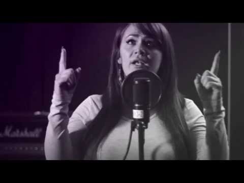 #LoisDavinaLive - Part 3: Lois Davina ft Alice Gasson -"Centre Stage" (Live Lounge)