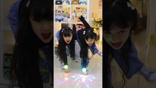 Download lagu Ikutan Trends Wut Wut Wut ah 😄😆 #twinmoments #jogetviral #kembar #shorts mp3