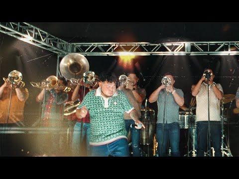 El Caderazo - Banda El Coronel En Vivo