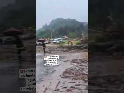 🚨Zamora Chinchipe, un fuerte deslave se registró en la localidad de Chimbutza, Yantzaza