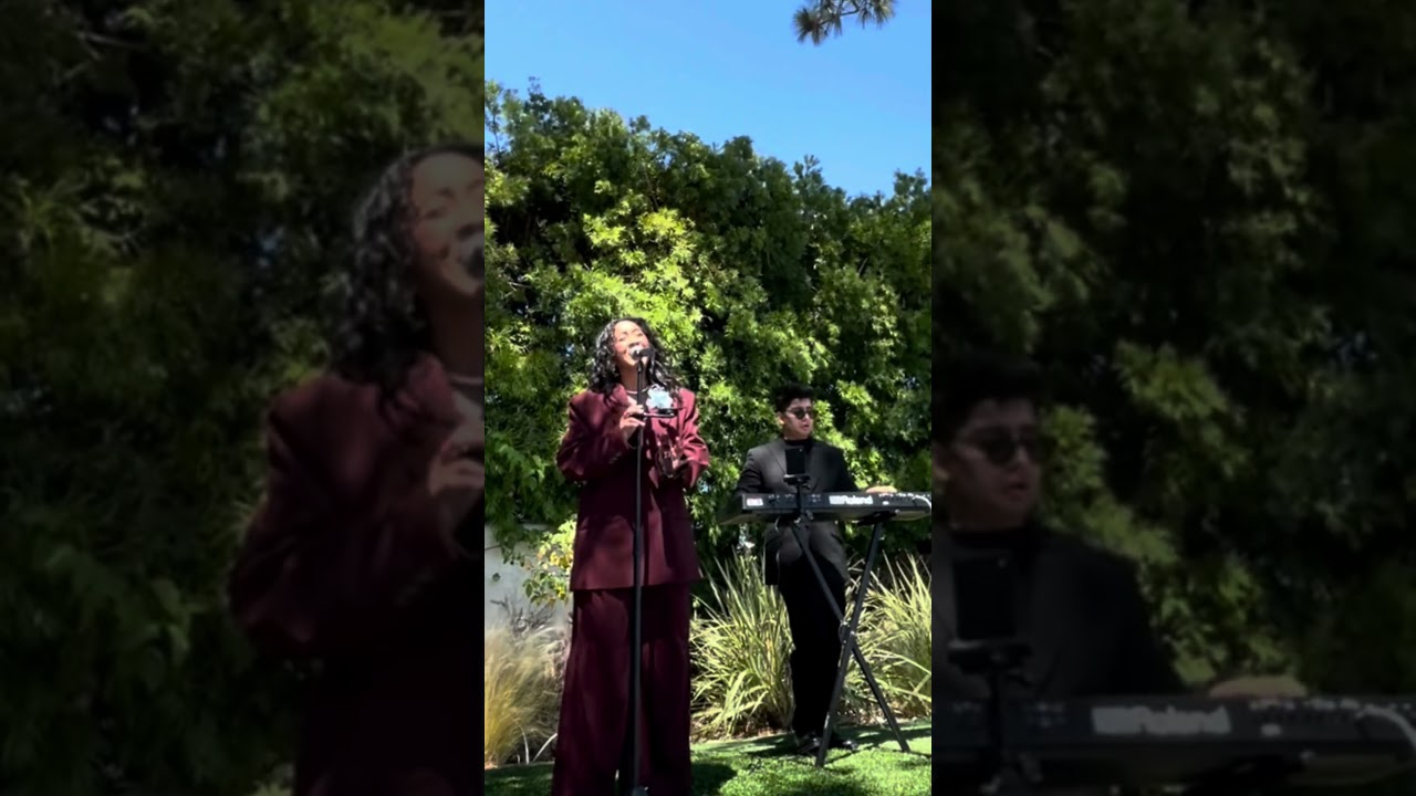 Promotional video thumbnail 1 for Julia Carbajal (Singer/Duo)