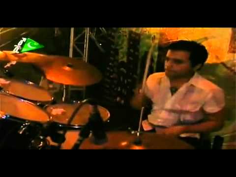 Aamir Aly with Noori...Song Do dil... Live.flv