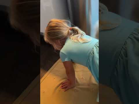 Cute Home Game! Toddlers are organizing class for their dolls