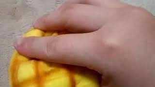 300円もしたスクイーズガチャ((T_T))でもすごく柔らかくていい匂いだよ買ってみてね！