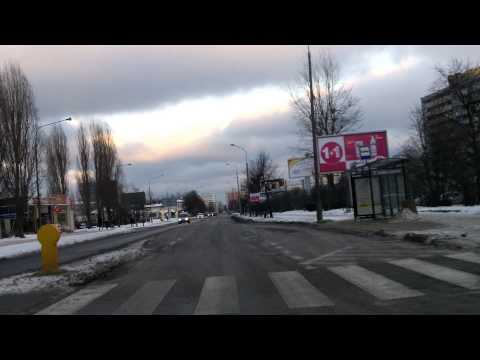 "wytrawny kierowca" wyprzedza z prawej strony w dodatku na przejściu dla pieszych....