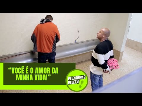 TONINHO TORNADO DECLARES HIMSELF IN THE MEN'S BATHROOM... AND EVERYONE GETS CONFUSED! | RedeTV Pr...