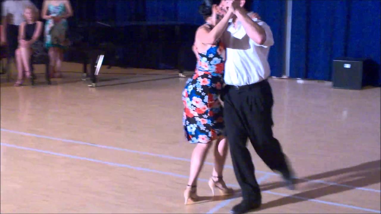 Mariela Sametband & Guillermo "El Peque" Barrionuevo dancing La espuela at Helatango 2016