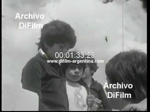 Report to the brothers of Diego Maradona 1979 FOOTAGE ARCHIVE Archivodeportivo@yahoo.com.ar