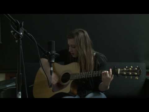 Caroline Savoie - Use Somebody (Kings of Leon - Acoustic Cover)