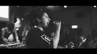 Kristin Amparo, Broke 'N Tipsy - Pappa kom hem