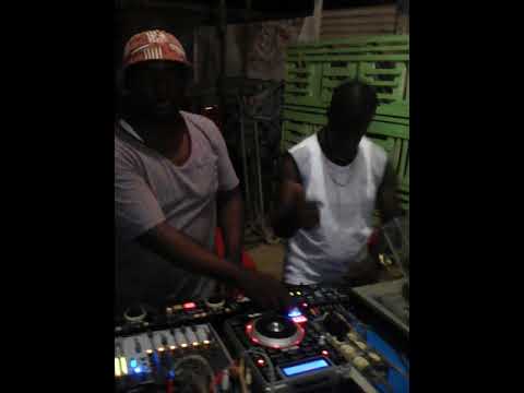 EL ALBOROTO EN NARIÑO DJ PASCUAL PROGRAMANDO EN LA GALLERA DE NARIÑO PUROS LP