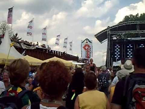 Vierdaagse 2010 - Het tunneltje en de Pontonbrug in Cuijk