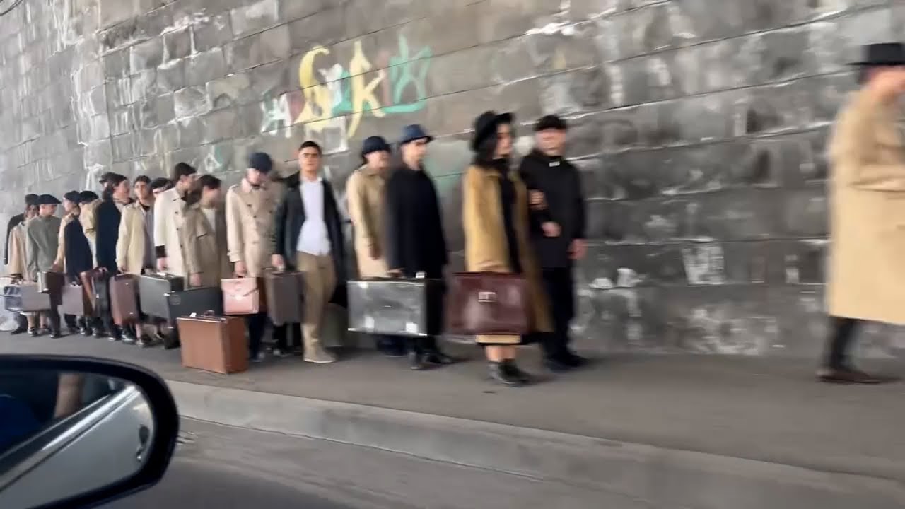 «Տարօրինակ» բողոքի ակցիա՝ «Մոնումենտի» կամրջի տակ