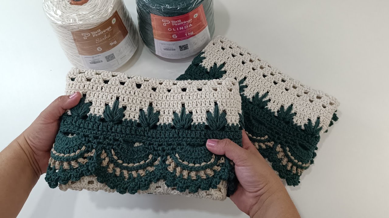 OLHA ESSE MODELINHO DE CROCHÊ TAPETE FOLHA