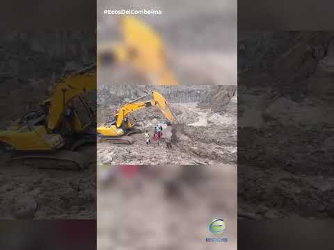 😓Con maquinaria amarilla extraen los cuerpos de los cinco fallecidos en mina ilegal de Ataco