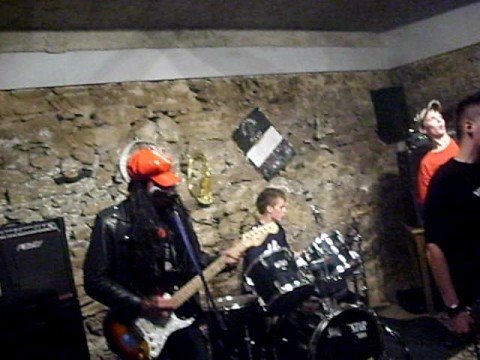 Verejna Bezpecnost - Dlouha Cesta (live Stapnovy narozky)