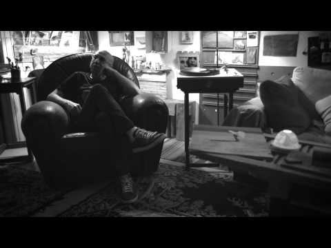 Video thumbnail for Me’ir Ne’elamim - מעיר נעלמים
