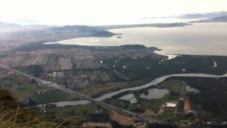 preview picture of video 'Vista da ilha de Santa Catarina do morro da Cambirela (HD)'