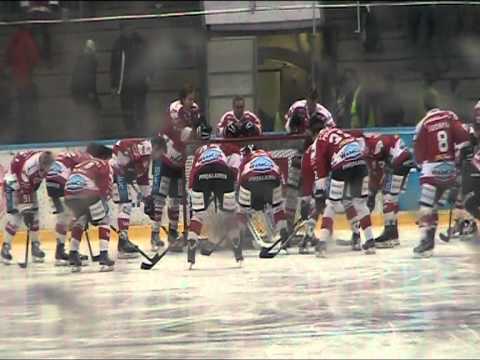 Vaasan Sport - Kouvolan KooKoo joukkueiden jäälletulo 29.10.2011