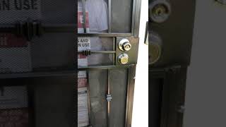 The security door bolt lock working properly