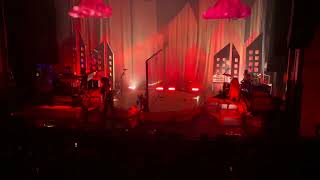 St. Vincent. Your Lips Are Red