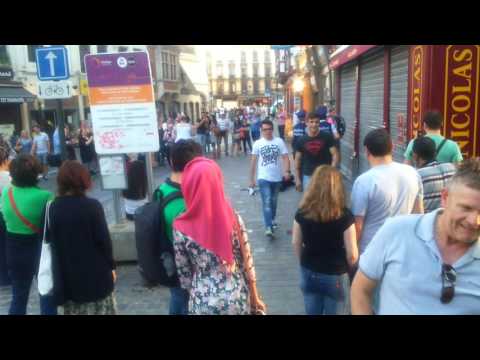 Police stops fantastic street musician to play in the centre of Brussels